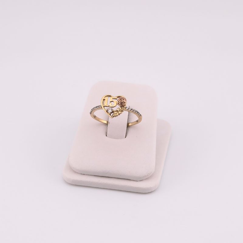Anillo 15 Años C/p 14k 2.1g #8.5