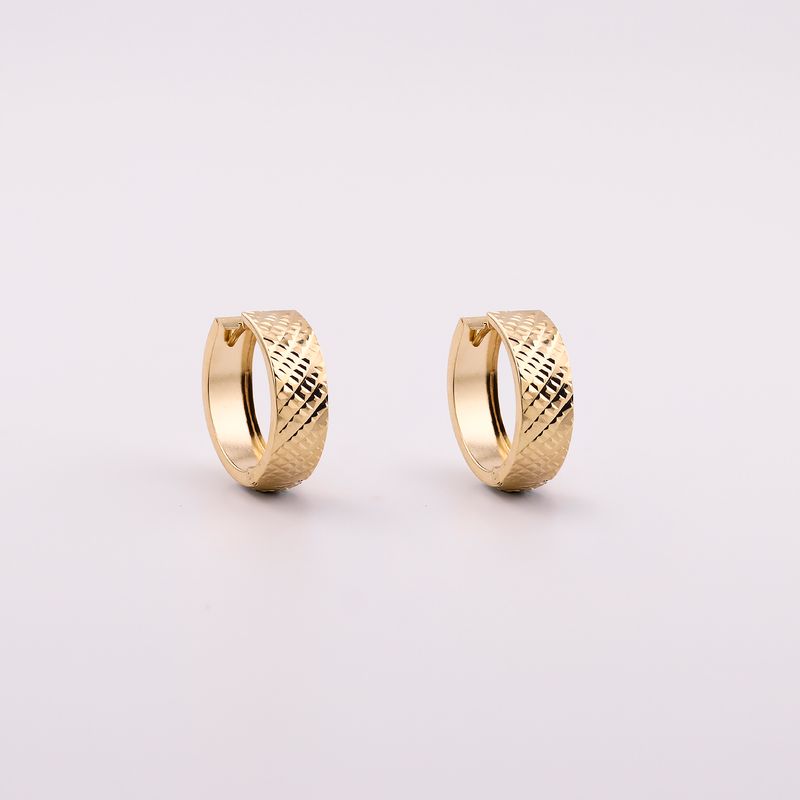 Aretes Huggie Ancho Chico Diamant.   14k 2.2g