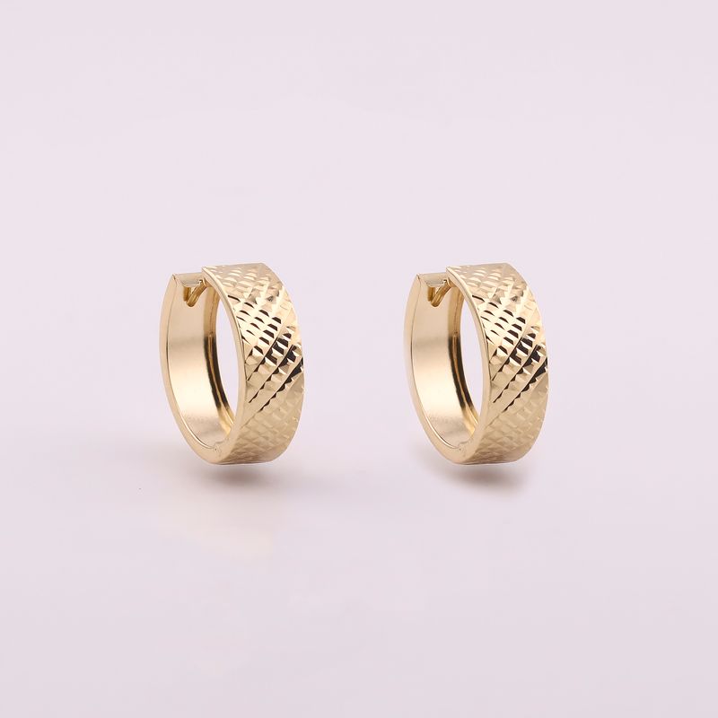 Aretes Huggie Ancho Chico Diamant.   14k 2.2g