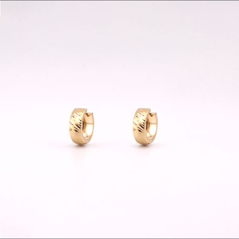 Aretes Huggie Ancho Diamant.   14k 2.3g