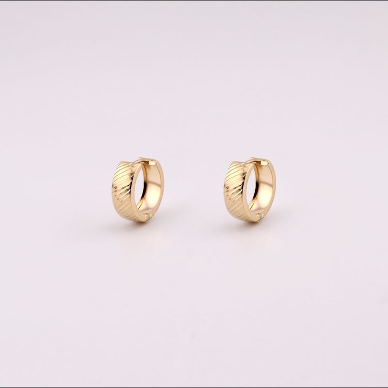 Aretes Huggie Ancho Diamant.   14k 2.3g